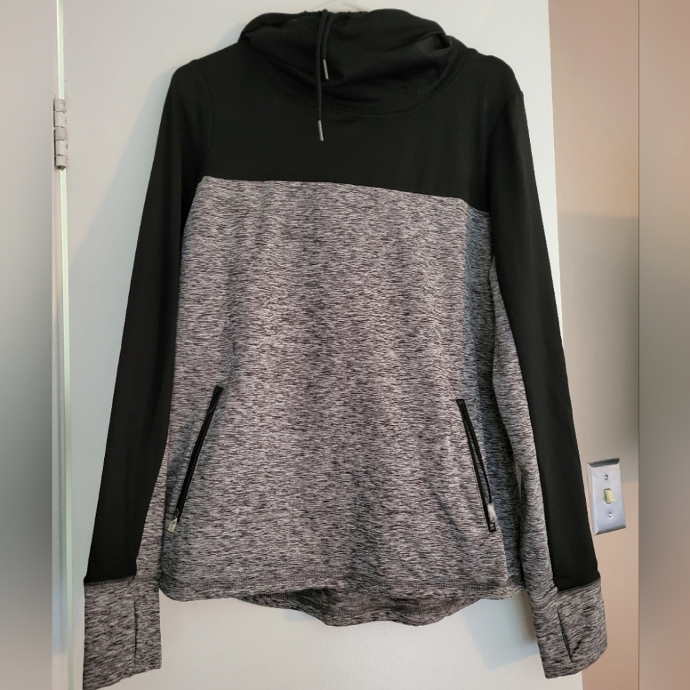 G-111 4HER By Carl Banks Never worn grey & black athletic hoodie  size M